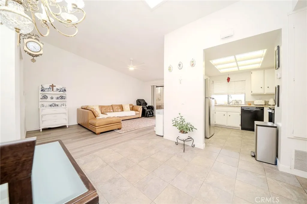 13526 La Jolla, La Mirada, California 90638 home-pic-7